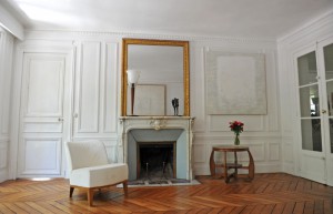 1120437-classic-living-room
